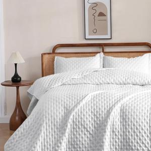 imageDOWNCOOL White Queen Quilt Bedding Set 3Pcs Ultrasonic Process Leaf Texture Pattern Queen Quilt Set Soft Lightweight Bedspread Coverlet All Season Queen Size Quilt90quotx96quotampamp 2 Pillow Shams02 White