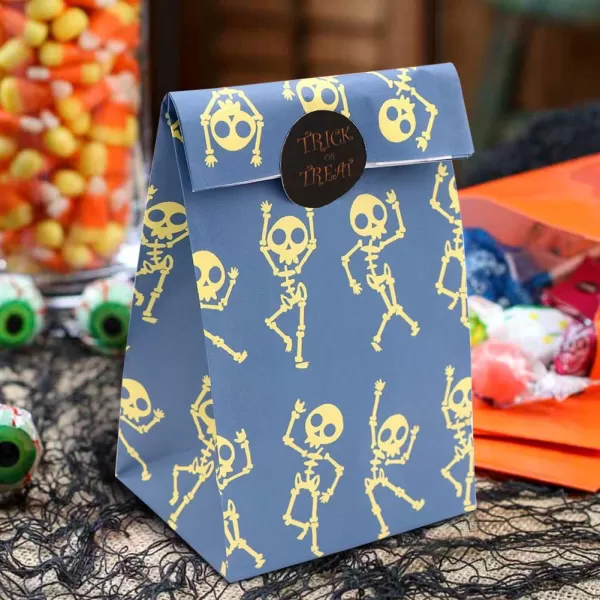 OurWarm 60pcs Halloween Party Treat Bags Paper Gift Bags Party Favor Goody Bags with Trick or Treat Stickers for Halloween Party Decorations SuppliesOurWarm 60pcs Halloween Party Treat Bags Paper Gift Bags Party Favor Goody Bags with Trick or Treat Stickers for Halloween Party Decorations Supplies