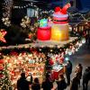 imageOurWarm 5FT Christmas Inflatable Decoration Outdoor Inflatable Santa with Built LED Lights Outdoor Festive Decoration Decoration for Yard Lawn Garden and Party