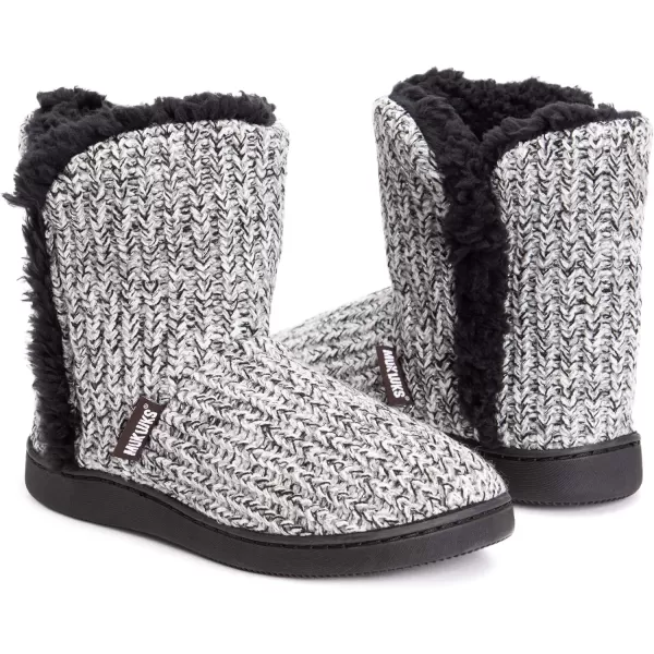 MUK LUKS Womens Cheyenne SlippersLight Grey