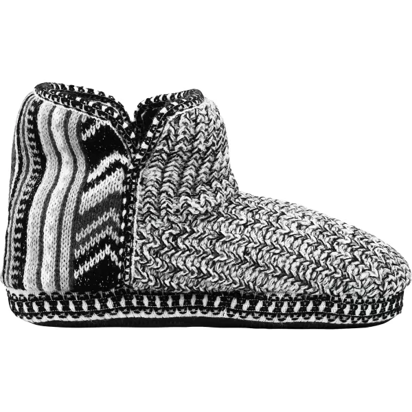 MUK LUKS Womens Leigh SlippersChevron BlackWhite Boho