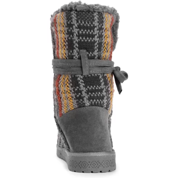 MUK LUKS Womens Pull on Fashion BootGrey Plaid