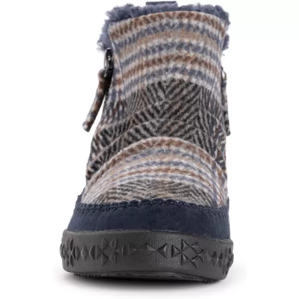 MUK LUKS Womens Street Richmond BootsNavy Plaid