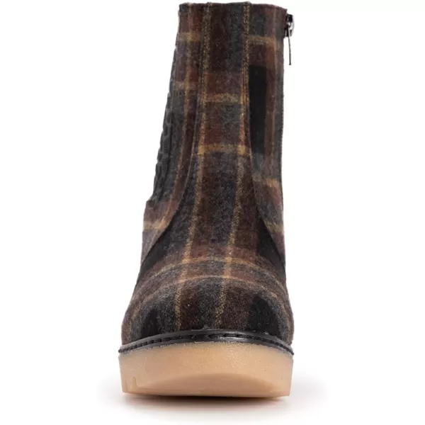 MUK LUKS Womens Vermont Essex BootsBlack Plaid