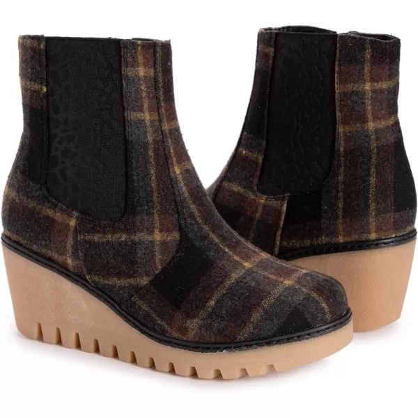 MUK LUKS Womens Vermont Essex BootsBlack Plaid