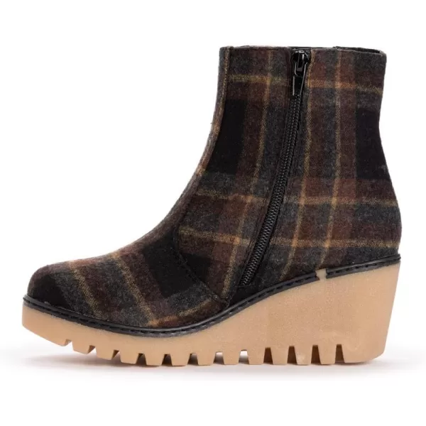 MUK LUKS Womens Vermont Essex BootsBlack Plaid