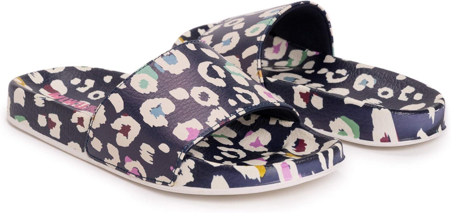 imageMUK LUKS womens Pool PartyLeopard