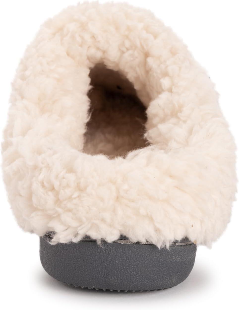 imageMUK LUKS Womens Suzanne Clog SlipperMagical Christmas Teal