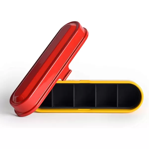 KODAK Film Case - for 5 Rolls of 35mm Films - Compact, Retro Steel Case to Sort and Safeguard Film Rolls  